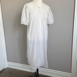Vintage 60s Queentex White Double Layered Semi-sheer Chiffon Robe Peignoir - M/L
